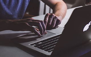 开云体育登录-澳大利亚网球队爆冷美国网球队，西西帕斯关键制胜