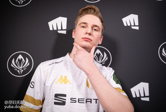 MAD血洗T1,Caps关键团战开团秒人激烈交锋淘汰赛,让粉丝疯狂欢呼 MAD血洗T1,Caps关键团战开团秒人激烈交锋淘汰赛,让粉丝疯狂欢呼