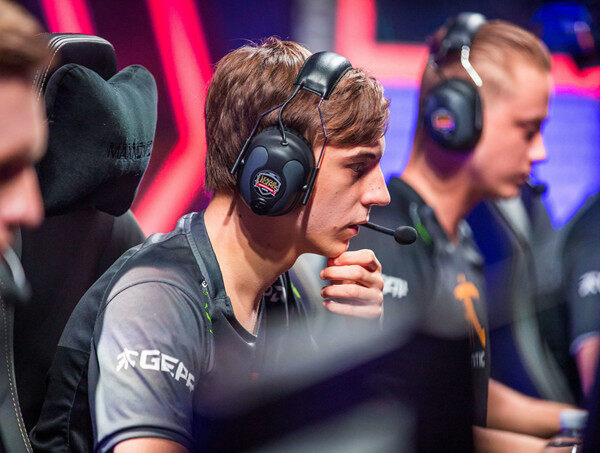 FNC轻取MAD,Caps单局斩获MVP鏖战多局成都决赛之夜,锁定晋级资格的简单介绍 FNC轻取MAD,Caps单局斩获MVP鏖战多局成都决赛之夜,锁定晋级资格的简单介绍